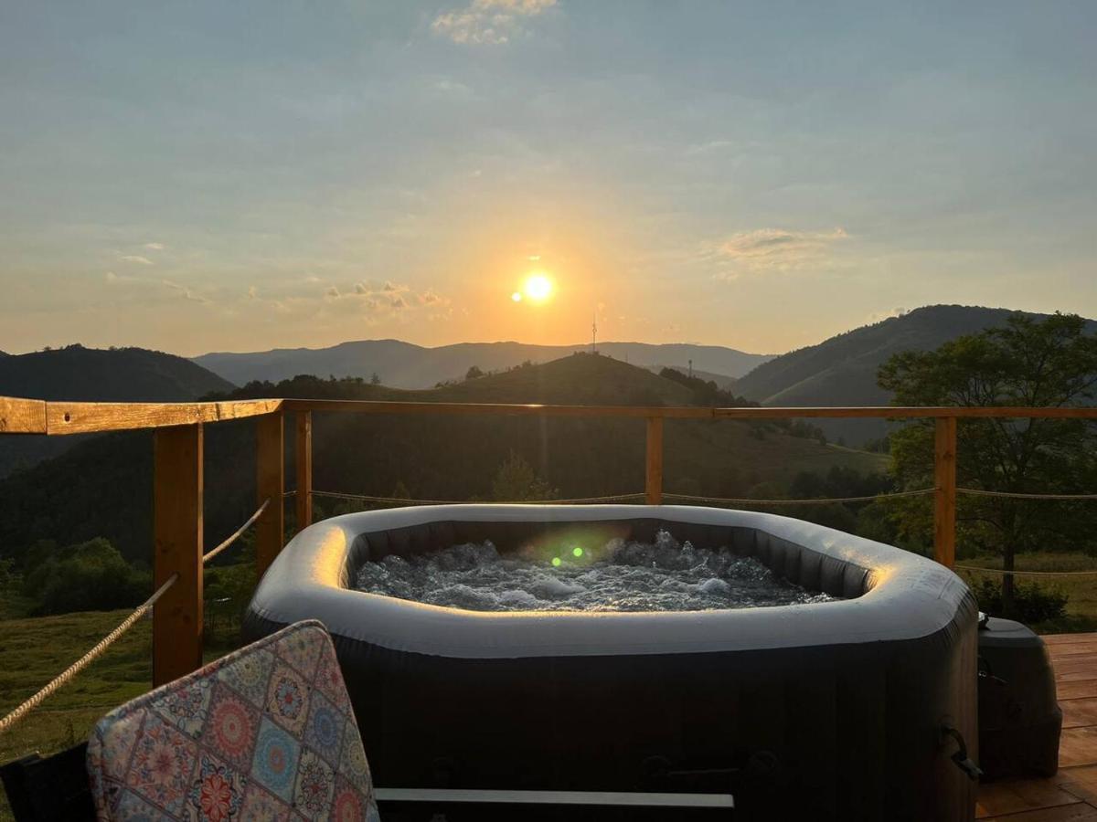 Starry Dome - Manta'S Retreat Glamping Cornereva Hotel Eksteriør billede