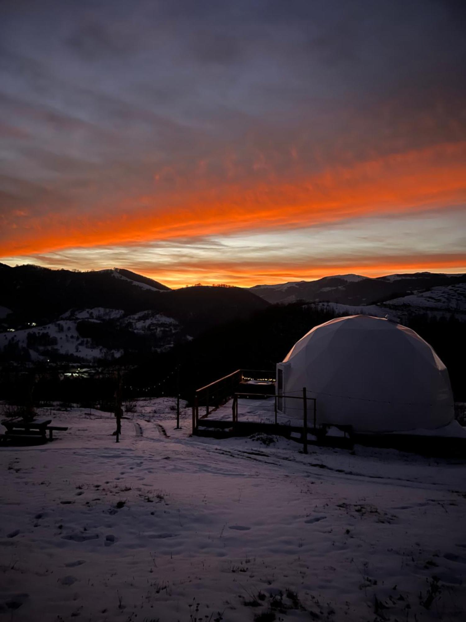 Starry Dome - Manta'S Retreat Glamping Cornereva Hotel Eksteriør billede